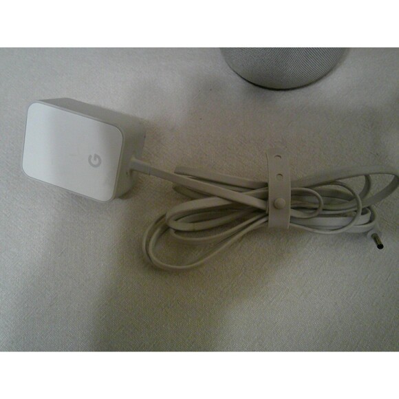 Google Home Smart Assistant - White Slate (US) - Picture 6 of 7
